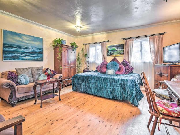 Beautiful Flower Garden Apartment Los Angeles