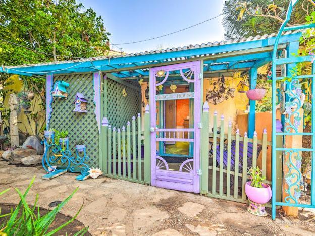 Beautiful Flower Garden Apartment Los Angeles
