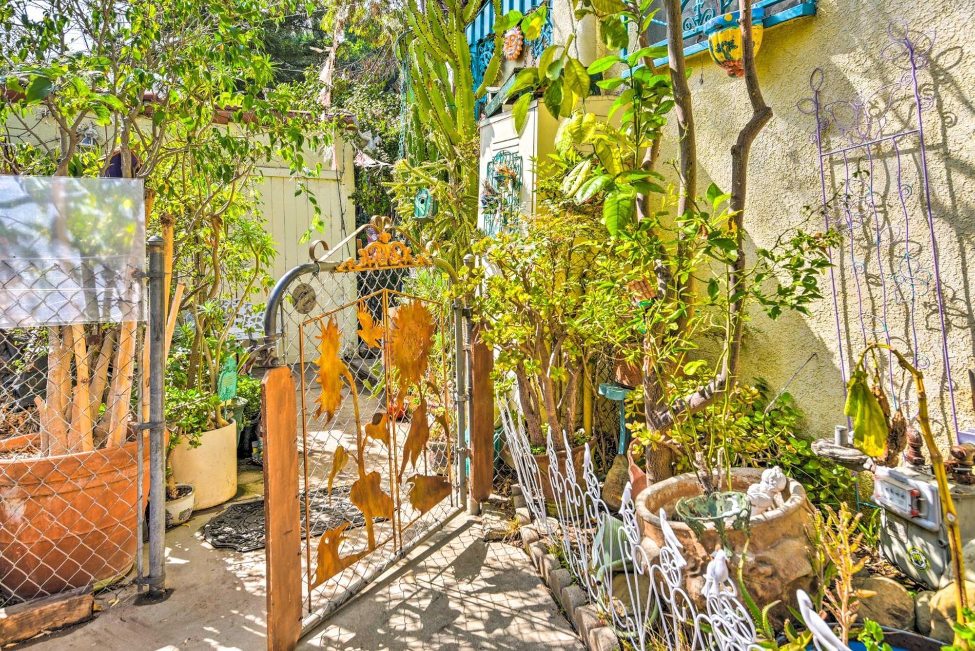 Apartment Beautiful Flower Garden Los Angeles